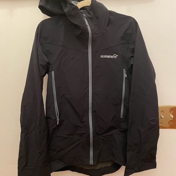 Norrona Mens Falketind Windstopper Hybrid Soft Shell Jacket Medium M Caviar EUC - Picture 2 of 9